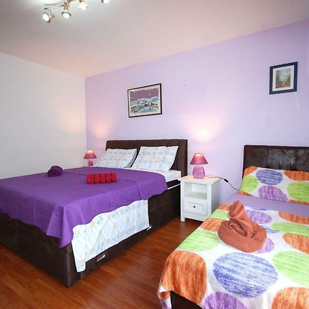 Apartment Mladan By El-Pi Tours Njivice Esterno foto