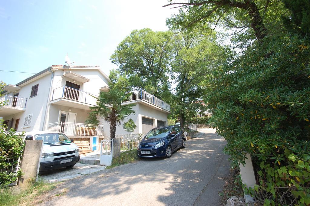 Apartment Mladan By El-Pi Tours Njivice Esterno foto