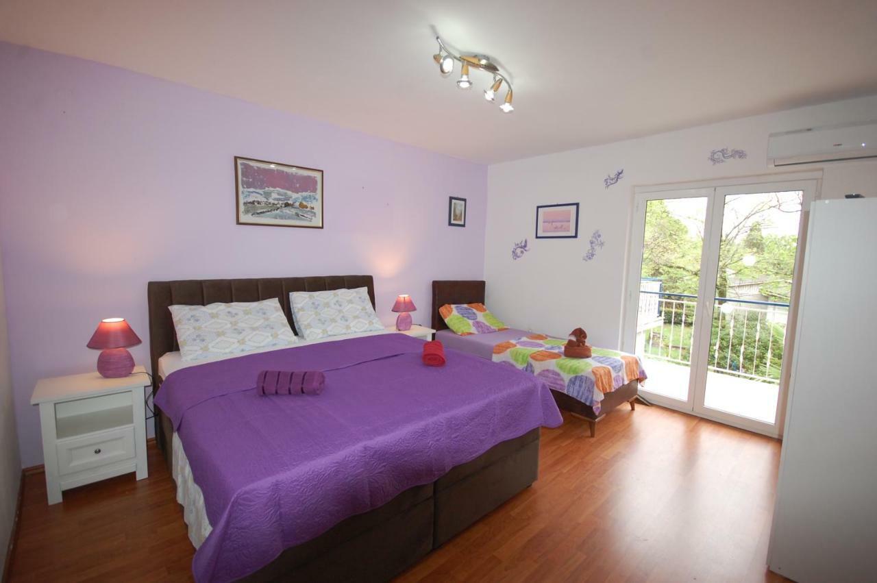 Apartment Mladan By El-Pi Tours Njivice Esterno foto