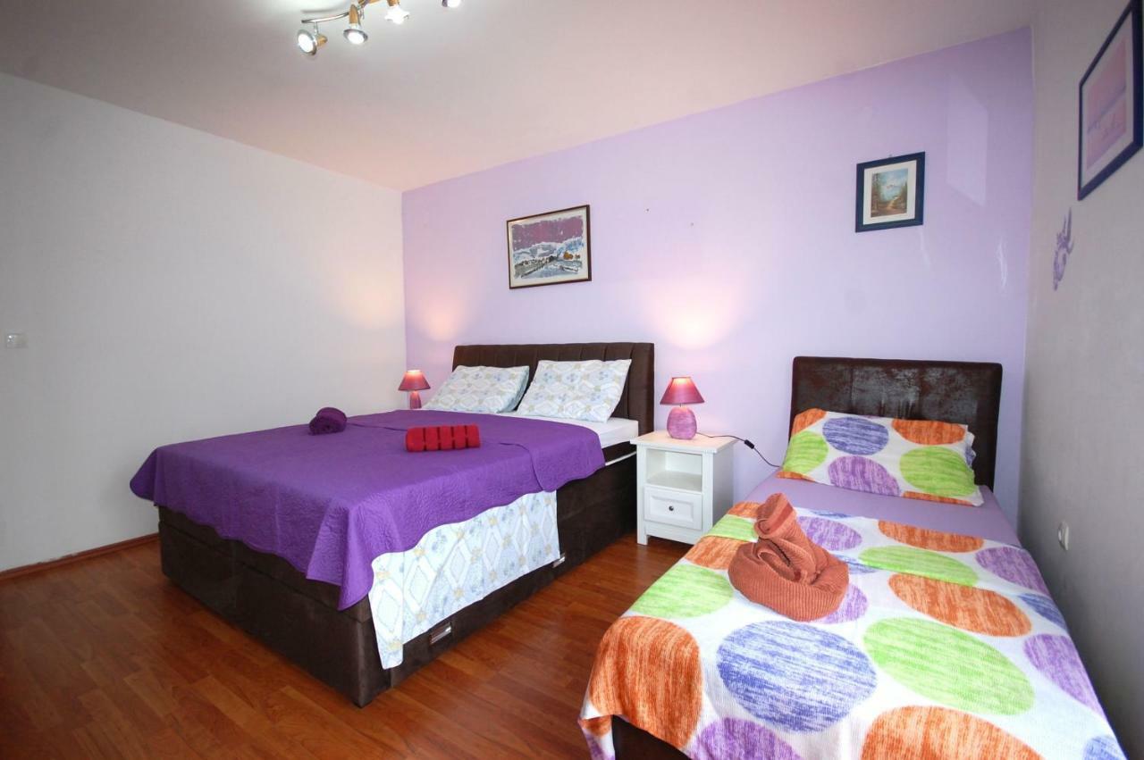 Apartment Mladan By El-Pi Tours Njivice Esterno foto